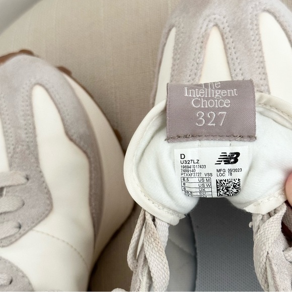 New Balance Women's & Men’s 327 Logo Pop Casual Sneakers - Picture 12 of 15